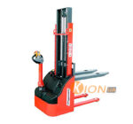 Электрический штабелер 1.2т высота подъема 3600мм PEGASO LIFT W1236