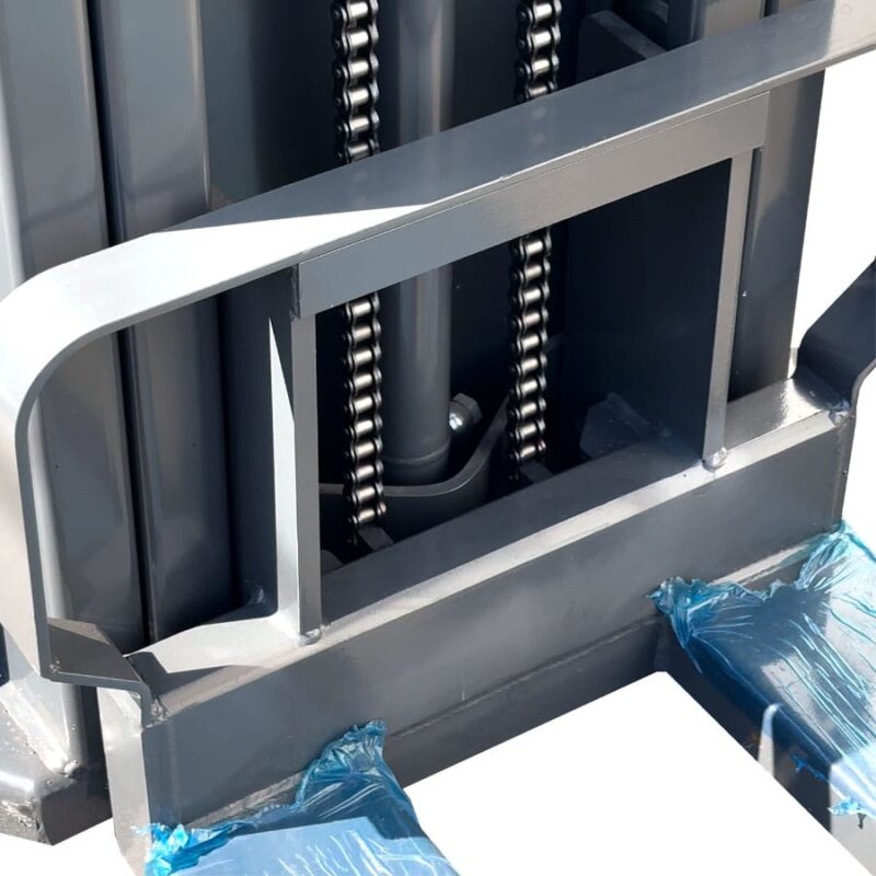 Электрический штабелер 1.5т высота подъем 4000мм JAC CDD1540 Тяговая батарея (гелевая закрытого типа АКБ)