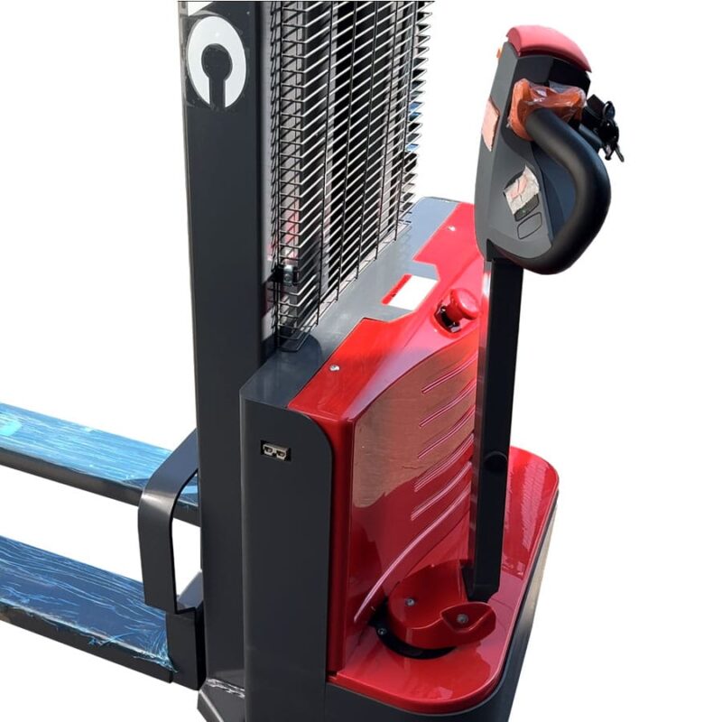 Электрический штабелер 1.5т высота подъем 4000мм JAC CDD1540 Тяговая батарея (гелевая закрытого типа АКБ)